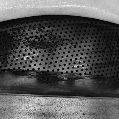 Paper Machine Blind Hole Press Roller with 600-1700mm Diameter and 15-40mm Rubber Thickness for Efficient Dewatering