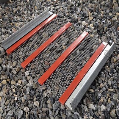 Самоочищающаяся проволочная сетка с ячейками 3,18 мм - 17,15 мм для увеличения производительности на 40% и увеличения открытой площади на 30%